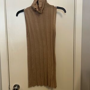 Long scrunch turtleneck top